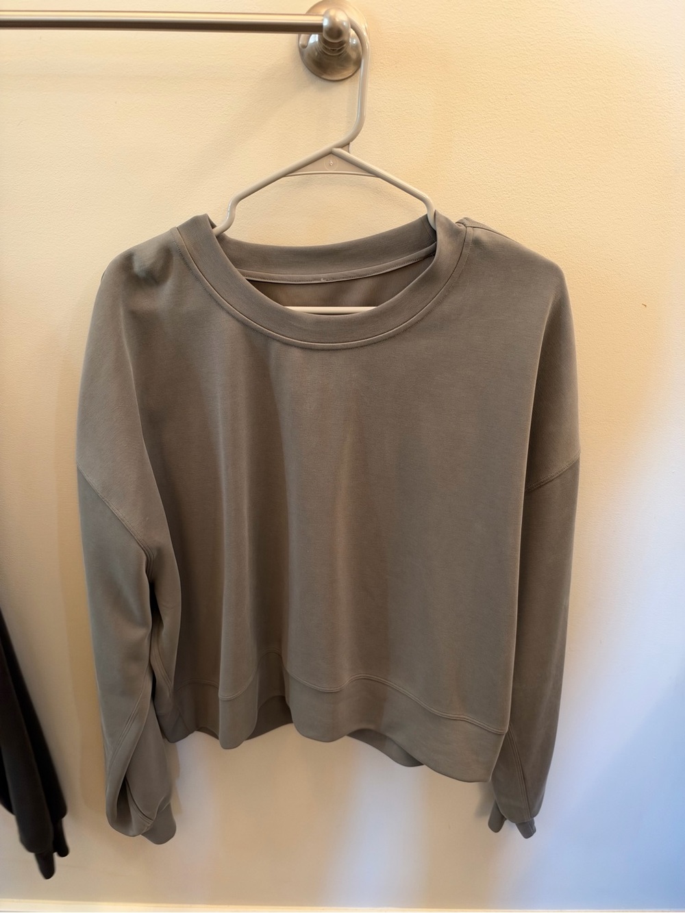 lululemon athletica PERFECTLY OVERSIZED CROPPED CREW *SOFTSTREME™